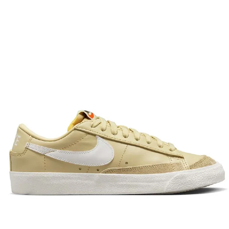 Nike Women's Blazer Low '77 Shoes